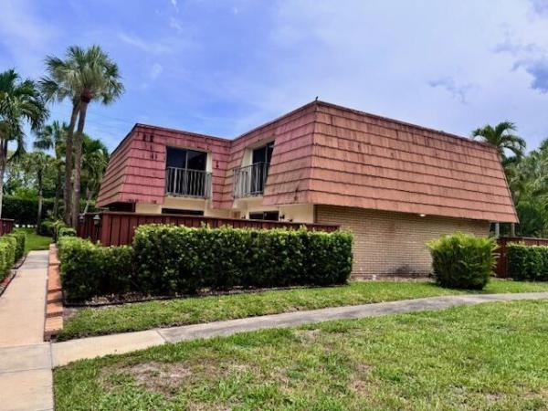 Sandalwood At Boynton Beach, 217 Live Oak Ln, Boynton Beach, Florida 33436, image 1