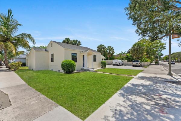 Lake Worth Town, 1420 Lake Ave, Lake Worth Beach, Florida 33460, image 1