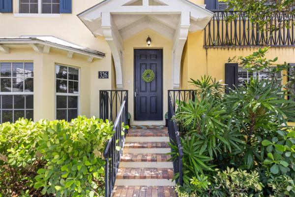 Magnolia Court, 326 Tuxedo Ln, West Palm Beach, Florida 33401, image 1
