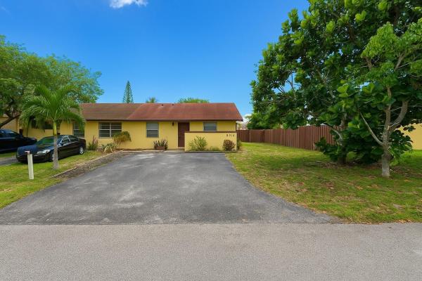 Lake Island, 4314 NW 6th Ave, Deerfield Beach, Florida 33064, image 1