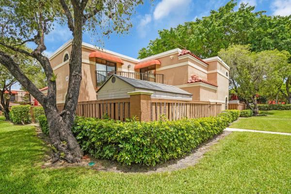 Banyan Lake, 8291 Thames Blvd #C, Boca Raton, Florida 33433, image 1