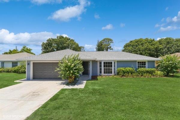 2205 Jo Haywood Dr, Fort Pierce, Florida 34946, image 1
