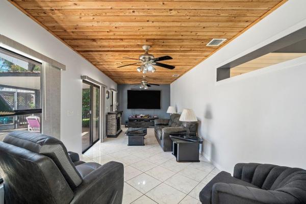 Florida Gardens, 61 W Rubber Tree Dr, Lake Worth, Florida 33467, image 2