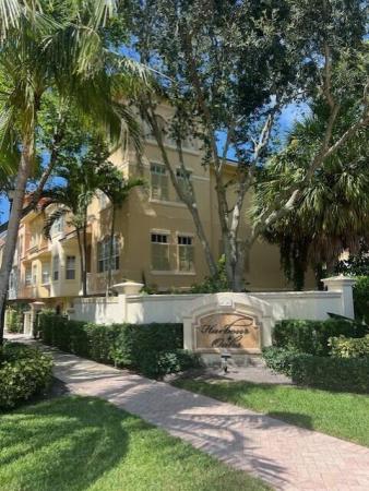 Harbour Oaks, 11750 Valencia Gardens Ave, Palm Beach Gardens, Florida 33410, image 1