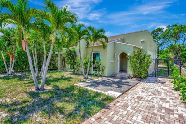 Pinewood Park, 638 38th St, West Palm Beach, Florida 33407, image 1