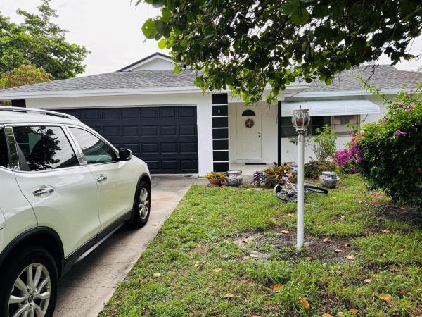 Lake Osborne Terrace, 749 Sunset Dr, Lake Worth Beach, Florida 33461, image 1