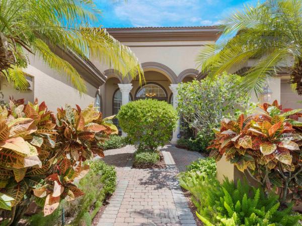 Buena Vida, 8854 Via Brilliante, Wellington, Florida 33411, image 1