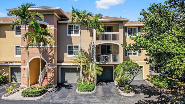 6511 Emerald Dunes Dr #304, West Palm Beach, Florida 33411, image 1