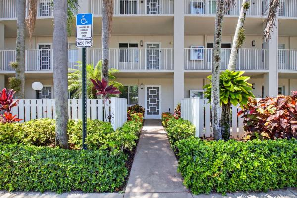 Huntington Pointe, 6112 Huntwick Ter #106, Delray Beach, Florida 33484, image 1