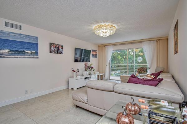 Lucaya Village, 2301 Lucaya Ln #M3, Coconut Creek, Florida 33066, image 1