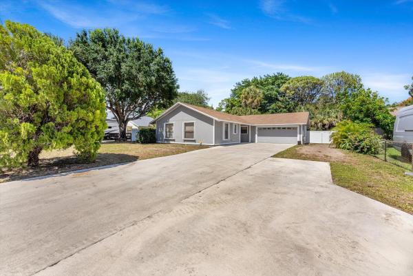 662 Dixie Ln, West Palm Beach, Florida 33415, image 1