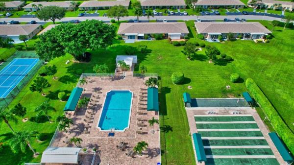 Boca Lakes, 8644 Boca Dr, Boca Raton, Florida 33433, image 2