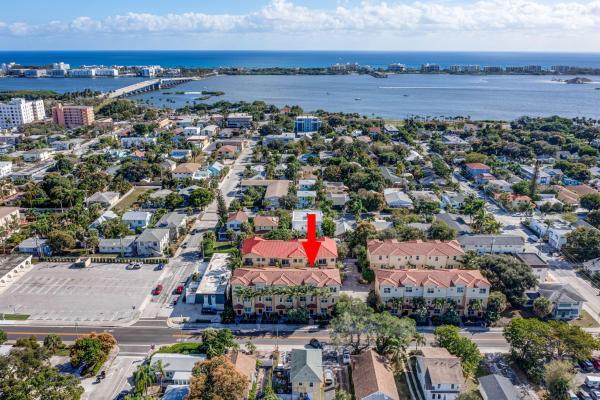 Kingdom Villas, 220 S Federal Hwy #4, Lake Worth Beach, Florida 33460, image 1
