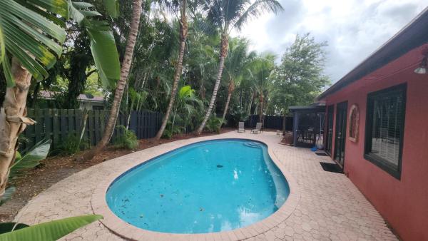 Boca Raton Square, 1250 SW 4th St, Boca Raton, Florida 33486, image 1