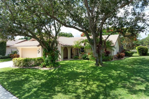 The Loxahatchee Club At Maplewood, 166 Bayberry Cir, Jupiter, Florida 33458, image 1