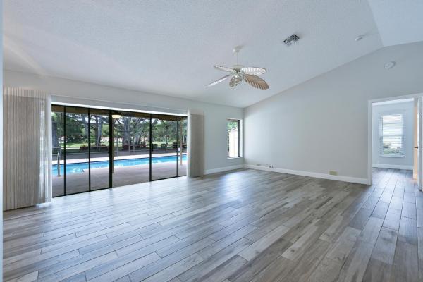 The Loxahatchee Club At Maplewood, 166 Bayberry Cir, Jupiter, Florida 33458, image 2