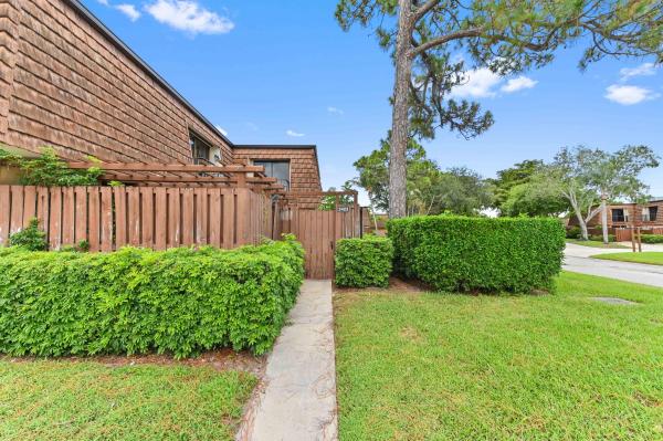 Sherwood Lakes, 2423 24th Ln, Greenacres, Florida 33463, image 1
