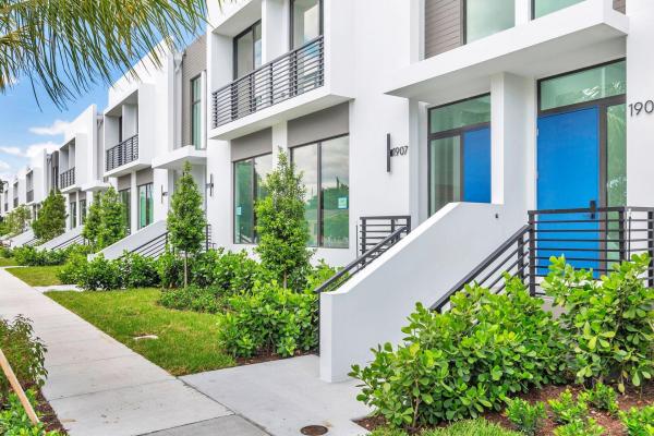 Park Central, 1921 Dock St, West Palm Beach, Florida 33401, image 1