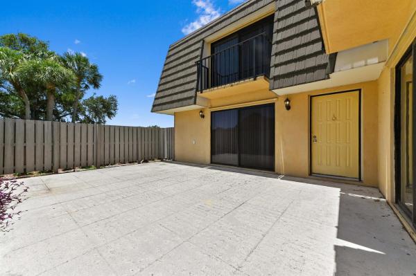 Village Of Sandalwood Lakes, 122 1st Way, West Palm Beach, Florida 33407, image 1