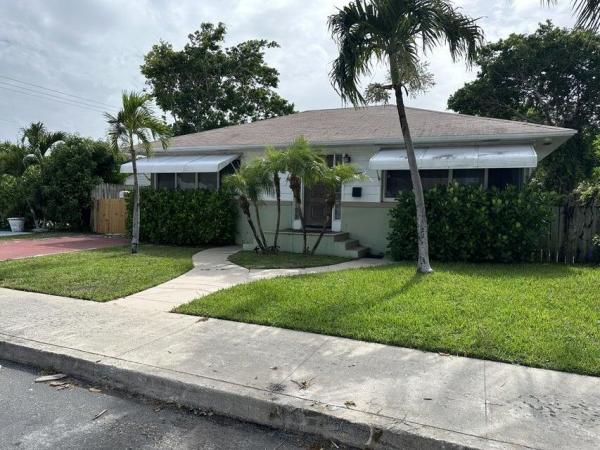 Lake Worth Town, 727 S M St, Lake Worth Beach, Florida 33460, image 1