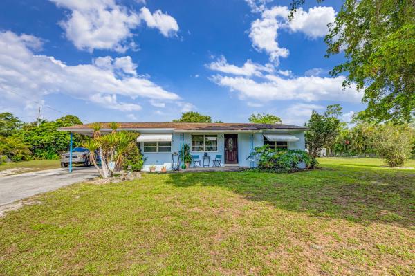 Square Lake, 8781 N Virgina Ave, Palm Beach Gardens, Florida 33418, image 1