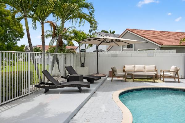 Prairie Dunes Village, 5086 Prairie Dunes Village Cir, Lake Worth, Florida 33463, image 1