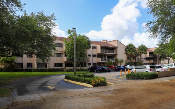 Eagle Nest, 6305 Gage Pl #110a, Miami Lakes, Florida 33014, image 1