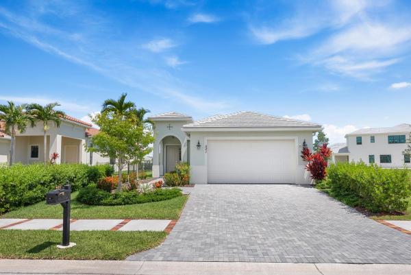 Tesoro Club, 521 SE Fascino Cir, Port St. Lucie, Florida 34984, image 1