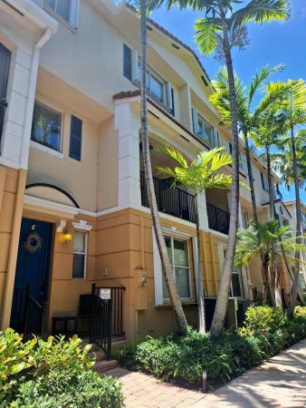 Parkside Square, 3172 N Greenleaf Cir, Boynton Beach, Florida 33426, image 1