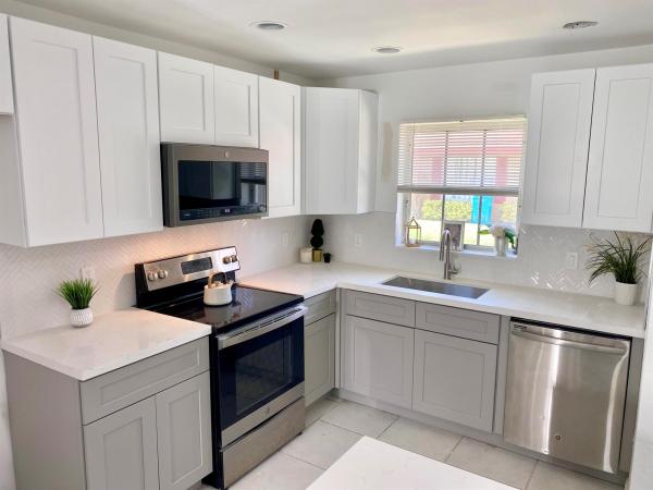 Golfview Harbour Estates, 1430 SW 25th Way #B, Boynton Beach, Florida 33426, image 1