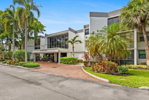 Country Club Village, 16401 Golf Club Rd #211, Weston, Florida 33326, image 1