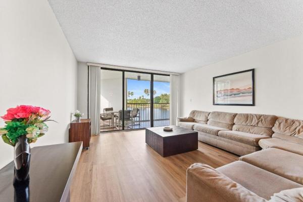 Country Club Village, 16401 Golf Club Rd #211, Weston, Florida 33326, image 1