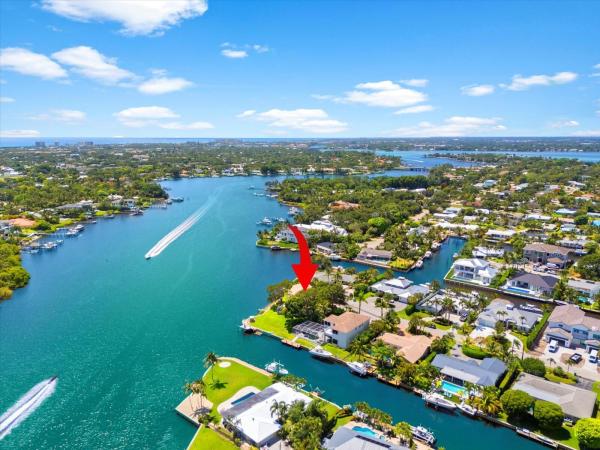 35 Tradewinds Cir, Tequesta, Florida 33469, image 1