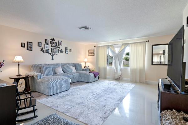 Palm Springs Village, 425 San Mateo Dr, Palm Springs, Florida 33461, image 1