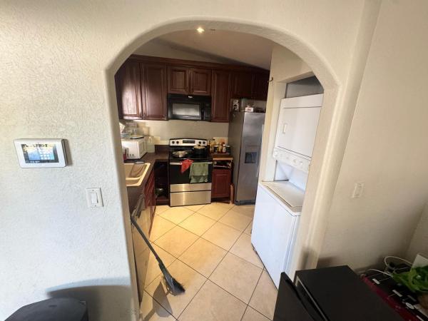 Lake Avenue, 1123 E Windsor Ave, West Palm Beach, Florida 33401, image 1