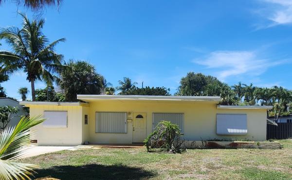 Lake Park Manor, 2585 Conroy Dr, North Palm Beach, Florida 33403, image 1