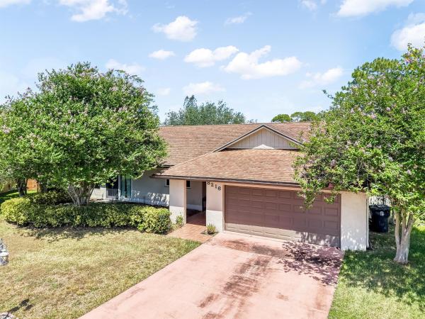 Lakes Of Lantana, 8126 Chatuga Ct, Lake Worth Beach, Florida 33467, image 1