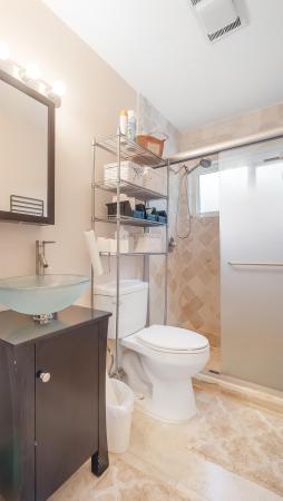 Lakes Of Lantana, 8126 Chatuga Ct, Lake Worth, Florida 33467, image 2