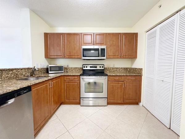 Sheridan Beach Club, 529 E Sheridan St #2011, Dania Beach, Florida 33004, image 1