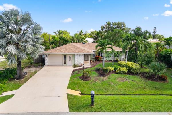 1107 SE Cambridge Dr, Port St. Lucie, Florida 34952, image 1