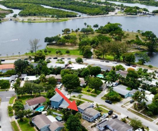 Lake Osborne Estates, 1424 Crest Dr, Lake Worth Beach, Florida 33461, image 1