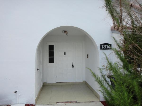 South Shore Of Wellington, 1314 The 12th Fairway, Wellington, Florida 33414, image 1