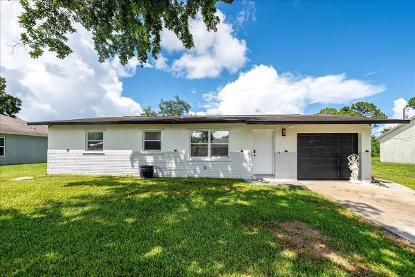 Northport Village, 673 NE Horizon Ln, Port St. Lucie, Florida 34983, image 1