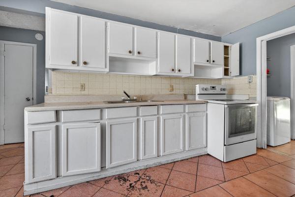 Park Manor, 371 W 34th St, Riviera Beach, Florida 33404, image 1