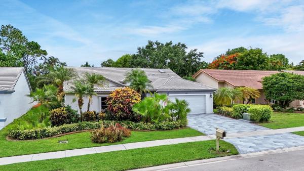 Summer Chase, 8291 Lake Cypress Rd, Lake Worth Beach, Florida 33467, image 1