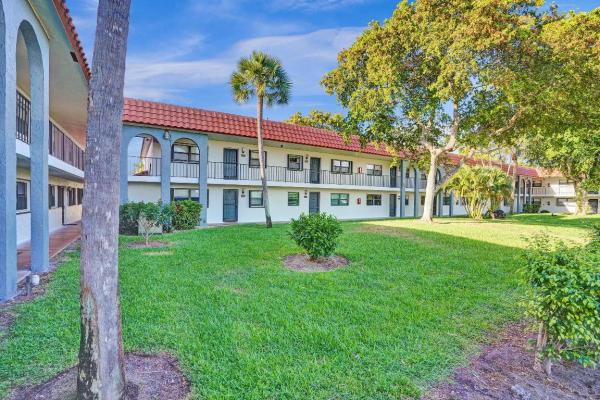 1981 W Woolbright Rd #E104, Boynton Beach, Florida 33426, image 1