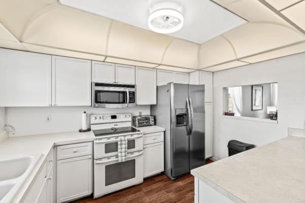 Seagate Of Gulfstream, 2008 S Federal Hwy #401, Boynton Beach, Florida 33435, image 2