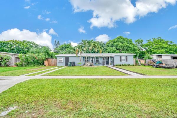 River Park, 131 SE Castana Ct, Port St. Lucie, Florida 34983, image 1