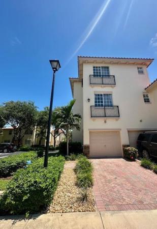 The Village At Swinton Square, 115 S Longport Cir #A2, Delray Beach, Florida 33444, image 1