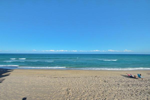 Le Chateau Royal, 3540 S Ocean Blvd #608, South Palm Beach, Florida 33480, image 1
